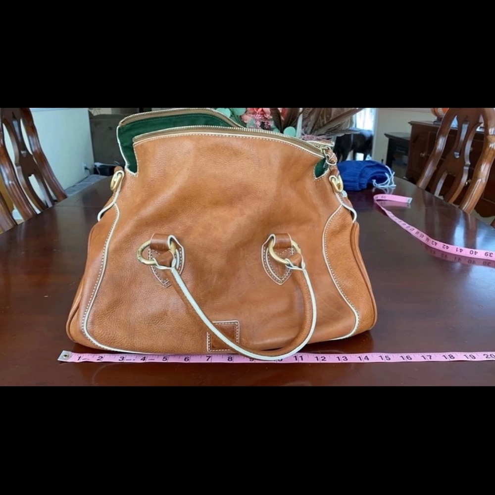 💥Dooney and Bourke Florentine Satchel💥